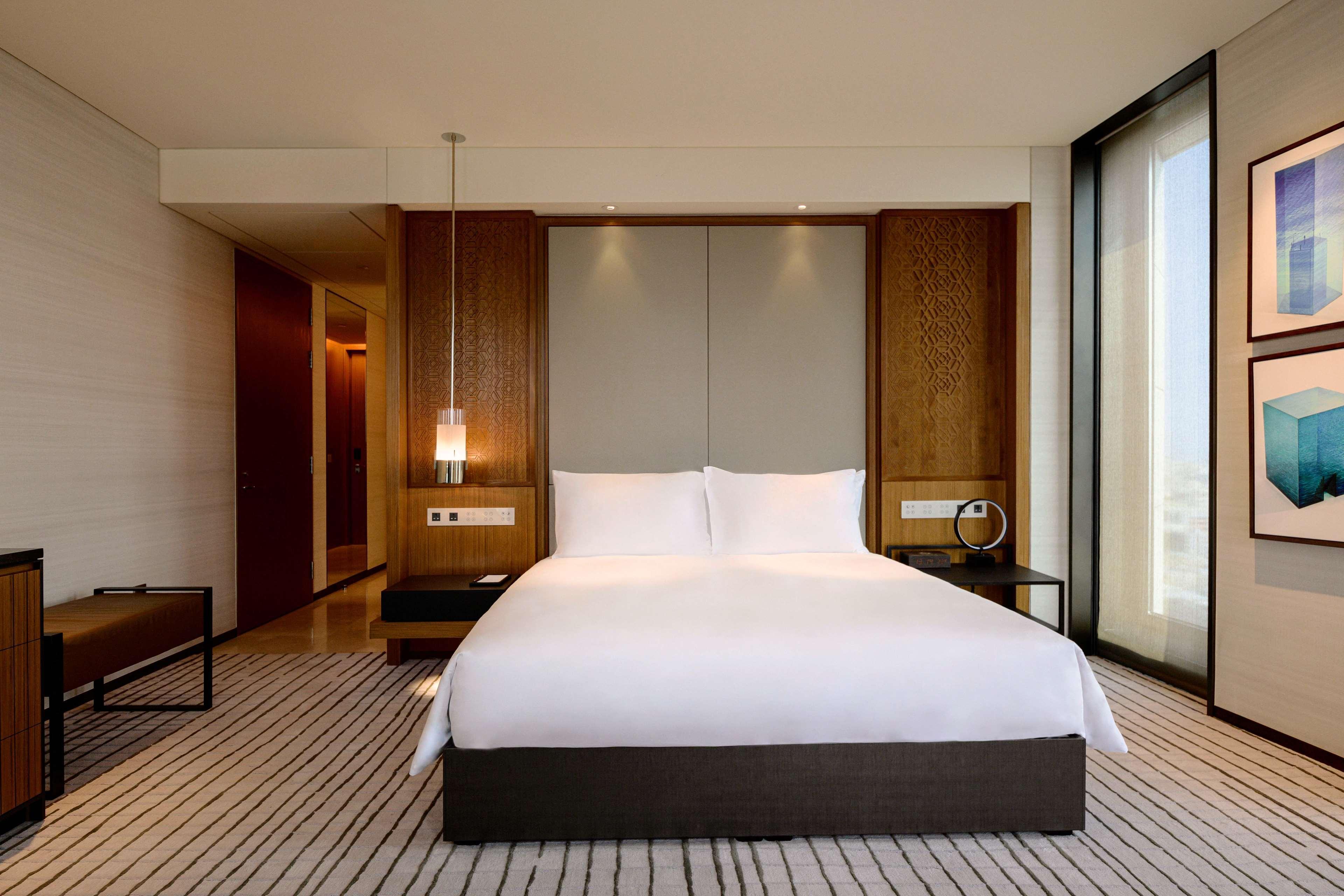 Park Hyatt Doha Hotell Eksteriør bilde A bedroom at the hotel