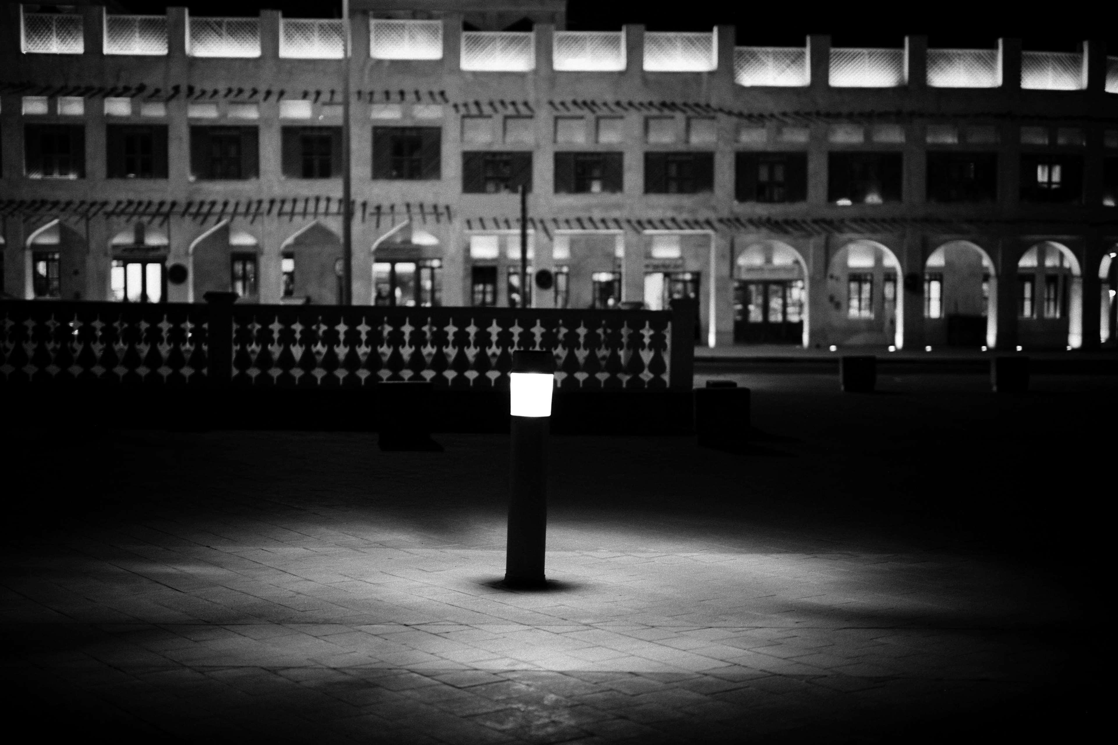 Park Hyatt Doha Hotell Eksteriør bilde A lamp post in Al-Shaab